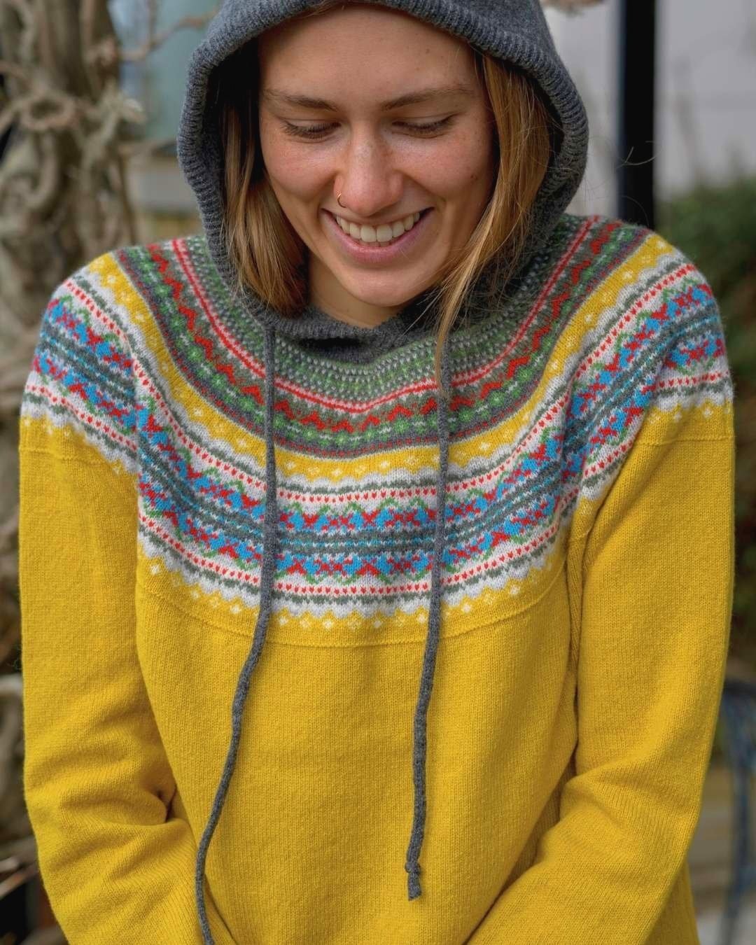 ERIBÉ Women's Wool Hoody Sweater in Piccalilli