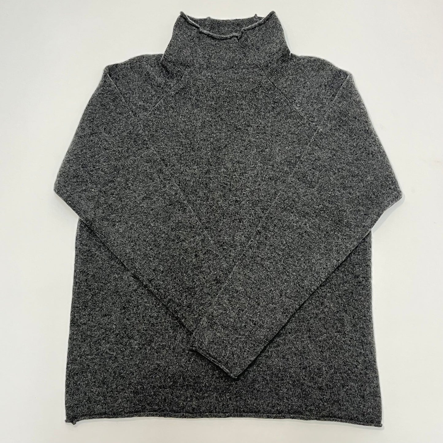 ERIBÉ Men's Raglan Sweater/ Jumper in Cliff Grey