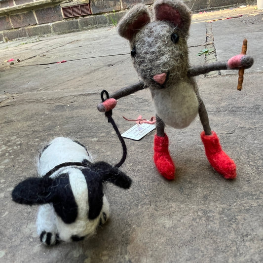 Mouse Walking Spaniel