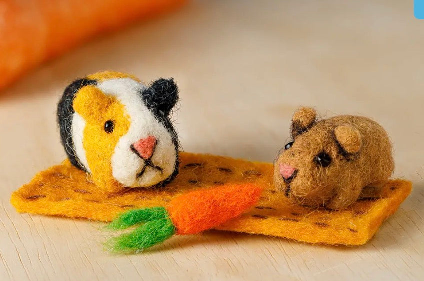 Patch and Baby Squeak Guinea Pig Set