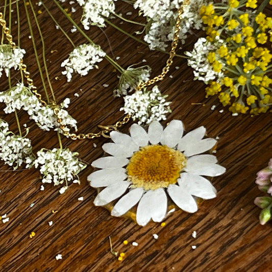 Daisy on Sterling Silver Chain