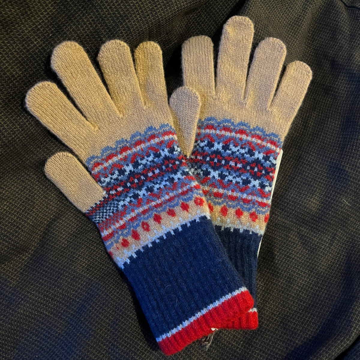 Alloa Gloves