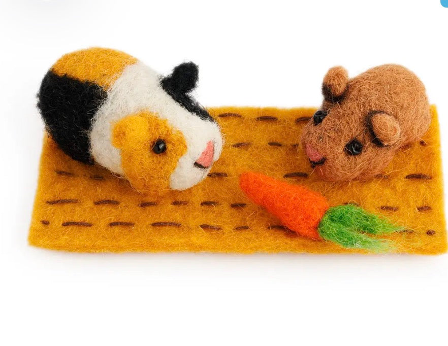 Patch and Baby Squeak Guinea Pig Set