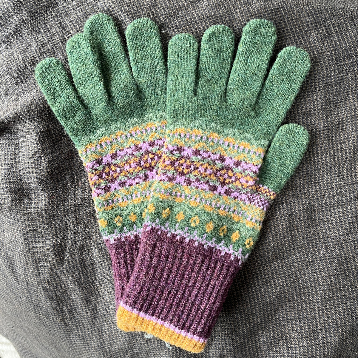 Alloa Gloves