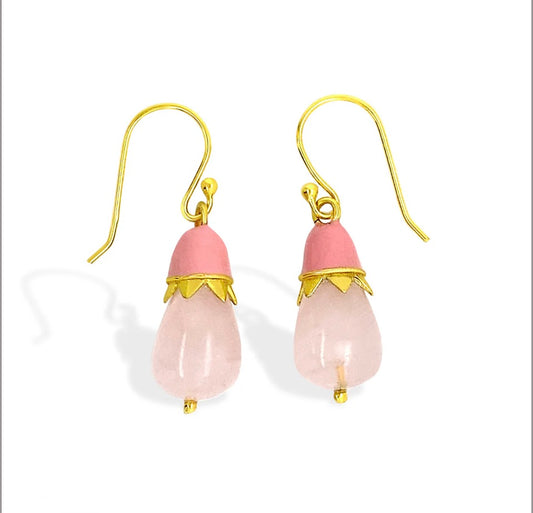 Top Hat Earrings in Rose

Rose Quartz.

925 Silver. 18k Gold Plate.