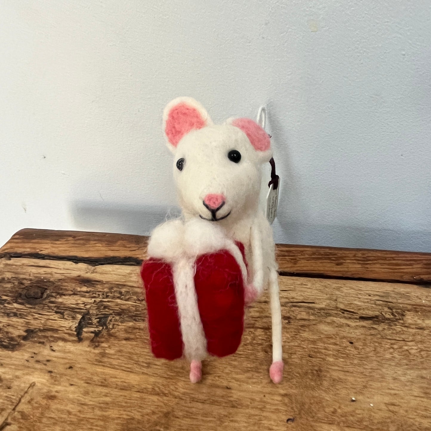 Mouse with Present