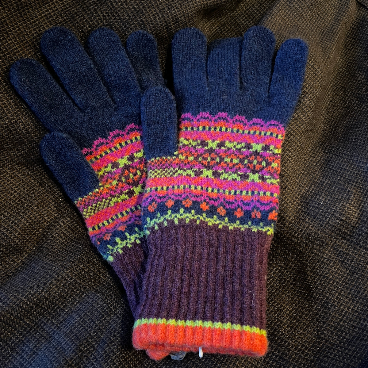 Alloa Gloves
