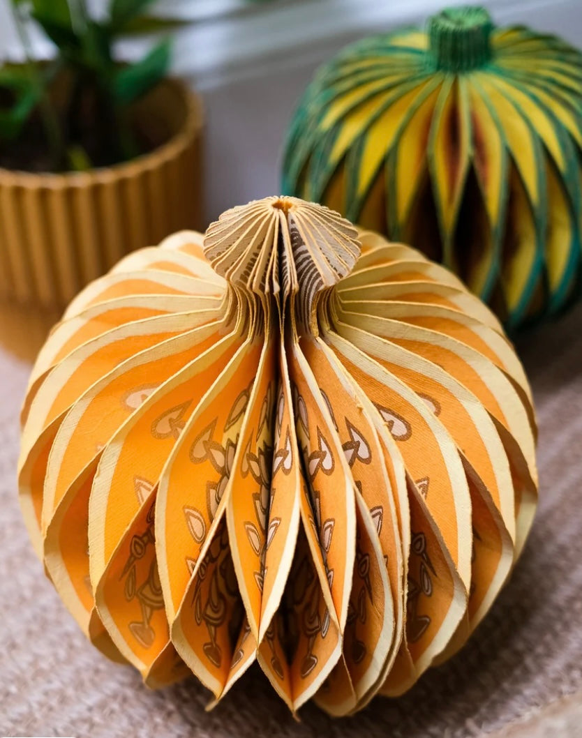 Concertina Garland