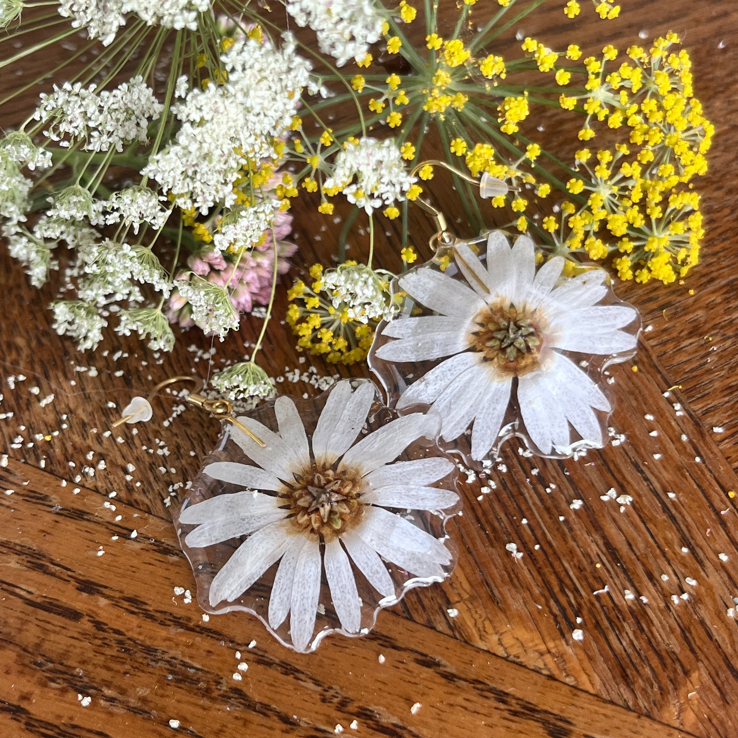 Nordic Flowers Daisy Earrings - gold